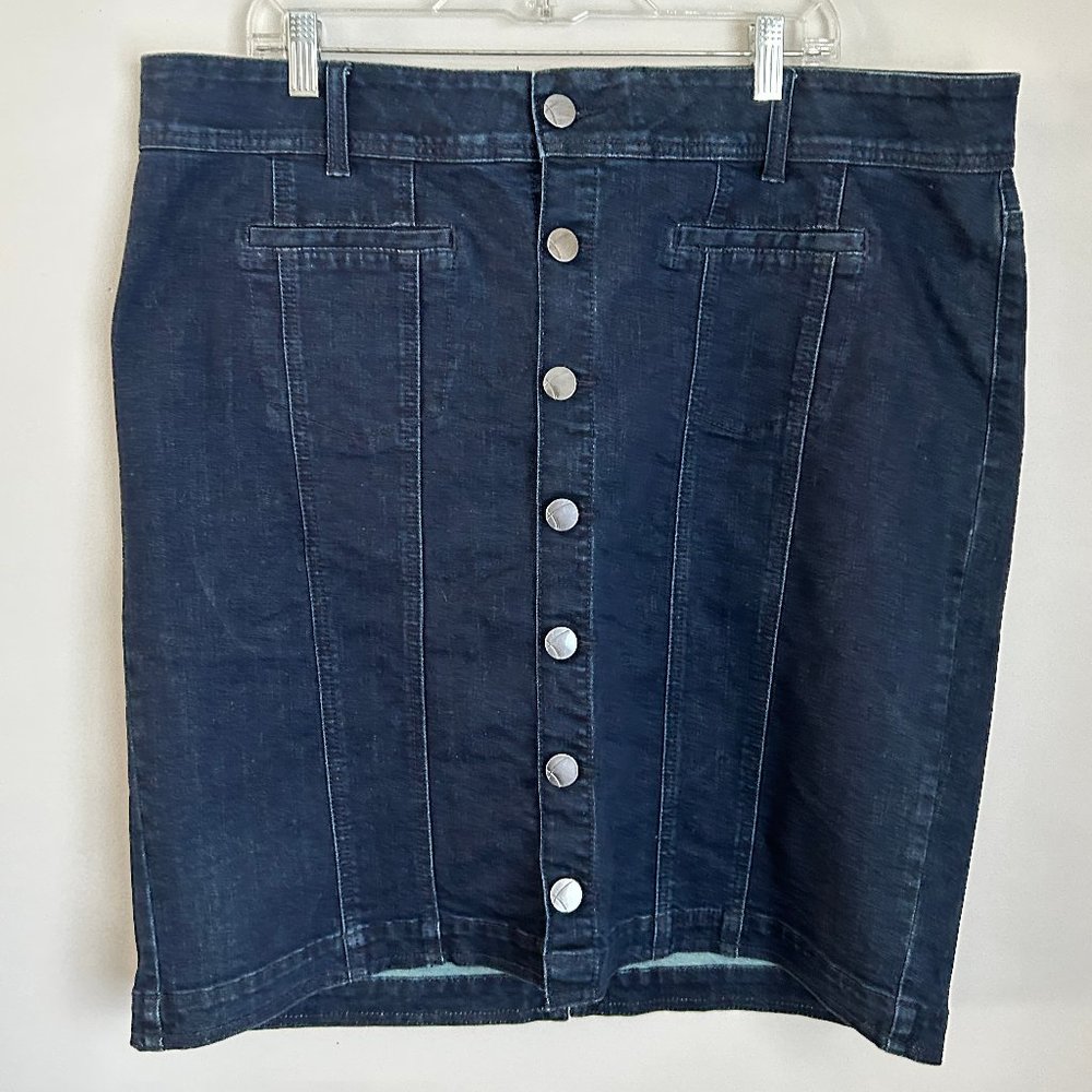 LANE BRYANT Denim Skirt - SZ 20 - Mint Condition - Button Front